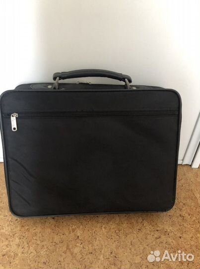 Кейс для ноутбука