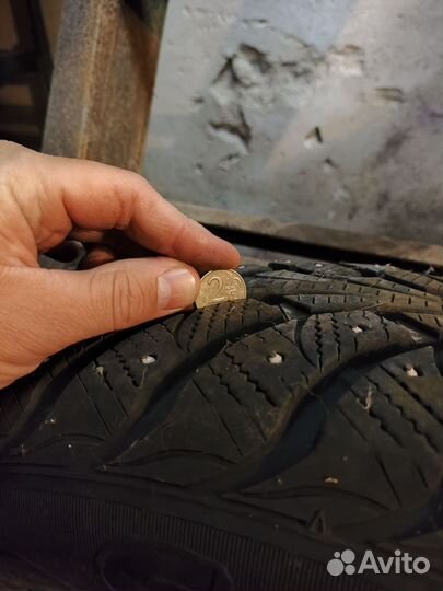 Sava Eskimo Stud 215/60 R16