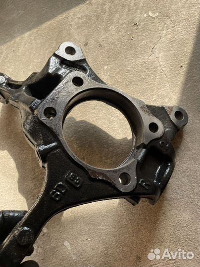 Toyota camry 70 поворотный кулак передний правый