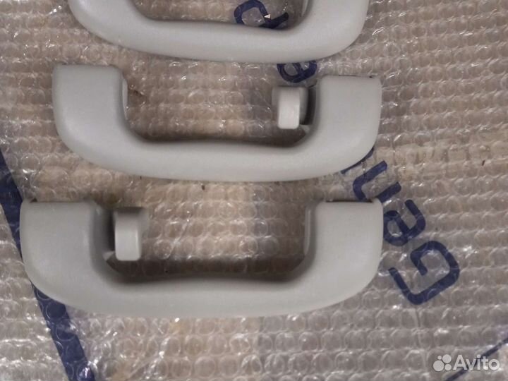 Опель Астра J - потолочные поручни