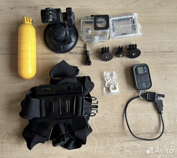 Аксесуары + пульт от GoPro hero 4 black
