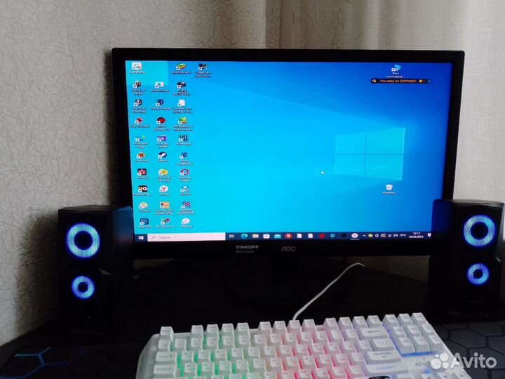 Монитор и клавиатура