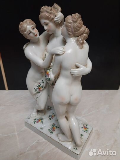 Интерьерная статуэтка 