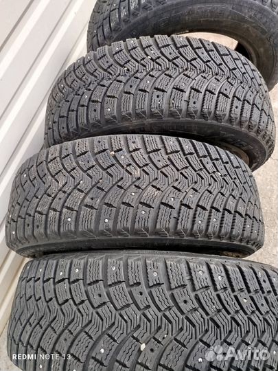 Michelin X-Ice North 215/60 R16