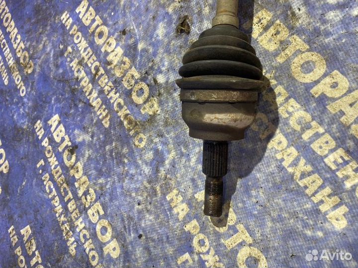 Левый привод Ford Focus 3 седан iqdb 2013