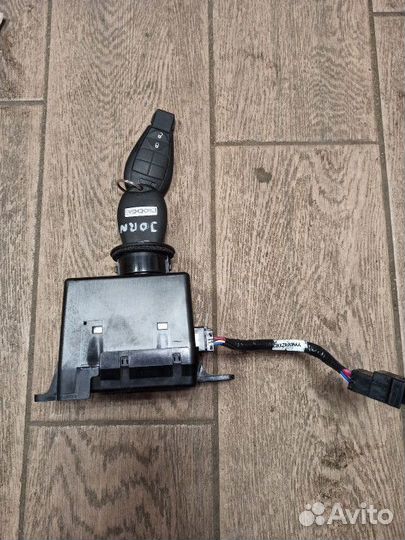 Замок зажигания Dodge Journey рест. 2009