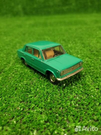 Модель автомобиля ваз 2101 СССР 1/43