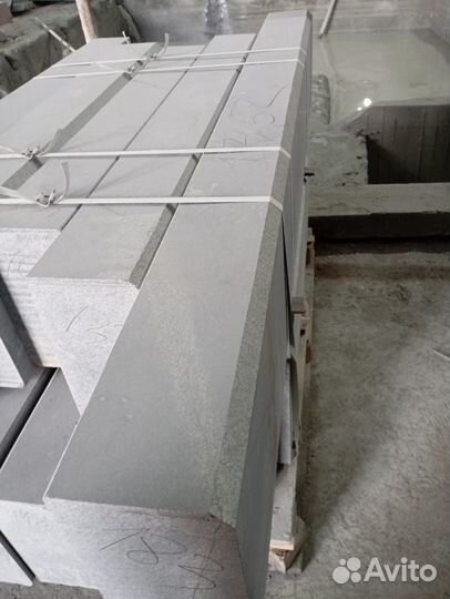 Гранитный бордюр Серая Гора