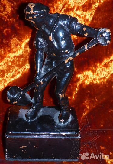 Скульптура Сталевар (литейщик)