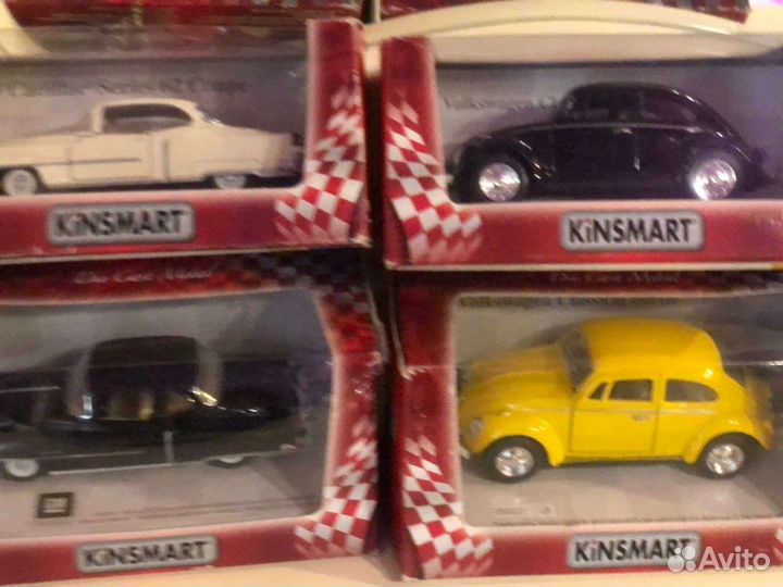 Машинки kinsmart имеют стальной, окрашеный корпус