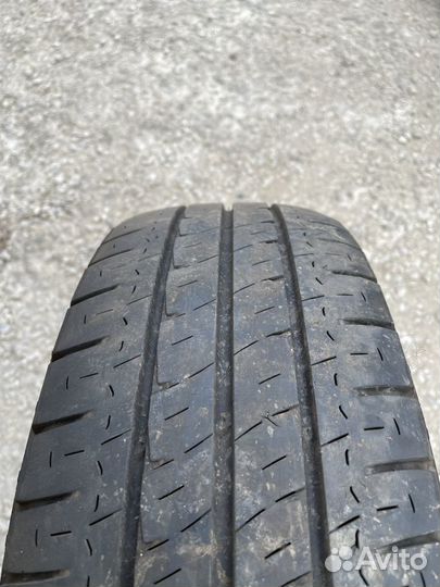 Michelin Agilis 195/70 R15 104R