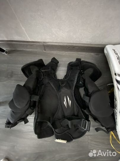 Нагрудник хоккейный вратарский jr