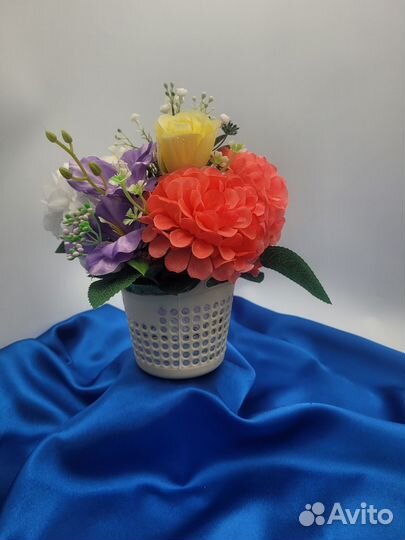 Цветочные композиции из искусственных цветов