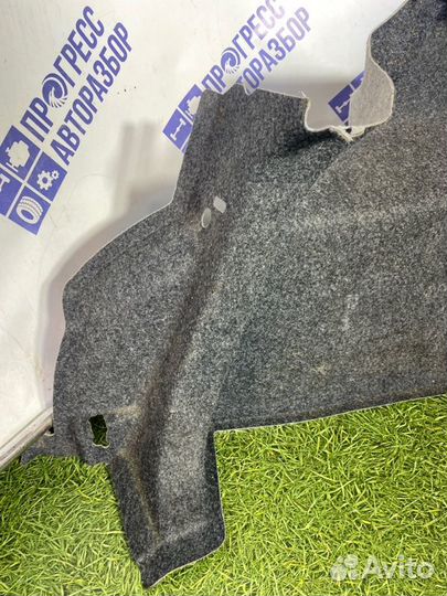 Обшивка багажника задняя правая Volkswagen Polo