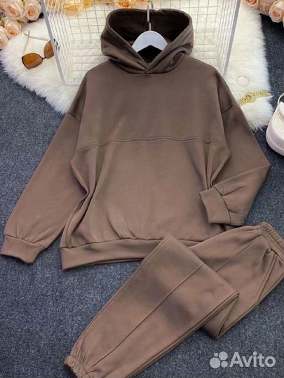 Спортивный костюм женский