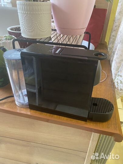 Кофемашина Nespresso essenza mini