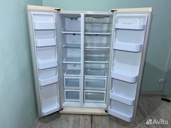 Холодильник side by side Samsung
