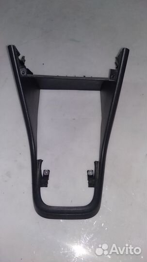 Накладка на центр. консоли Поло 18- / 6RU863680