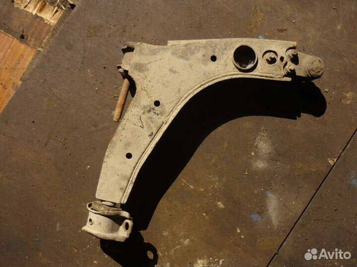 Рычаг передний левый Дэу Нексия