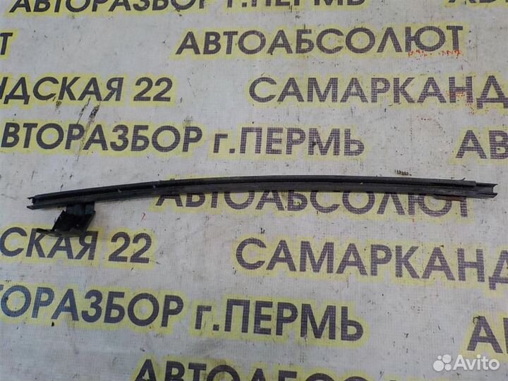 Направляющая стекла двери Hyundai Starex H1 (A1)