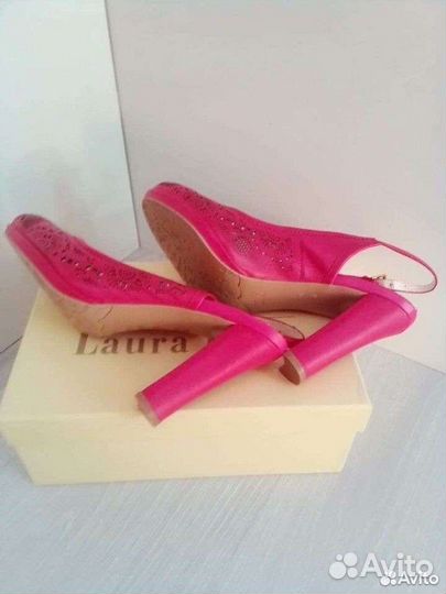 Туфли Laura Berti женские