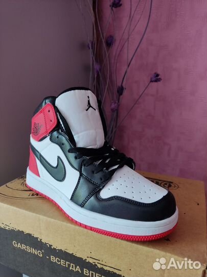 Кроссовки осенние Nike