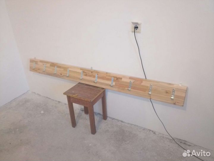 Вешалка, лиственница