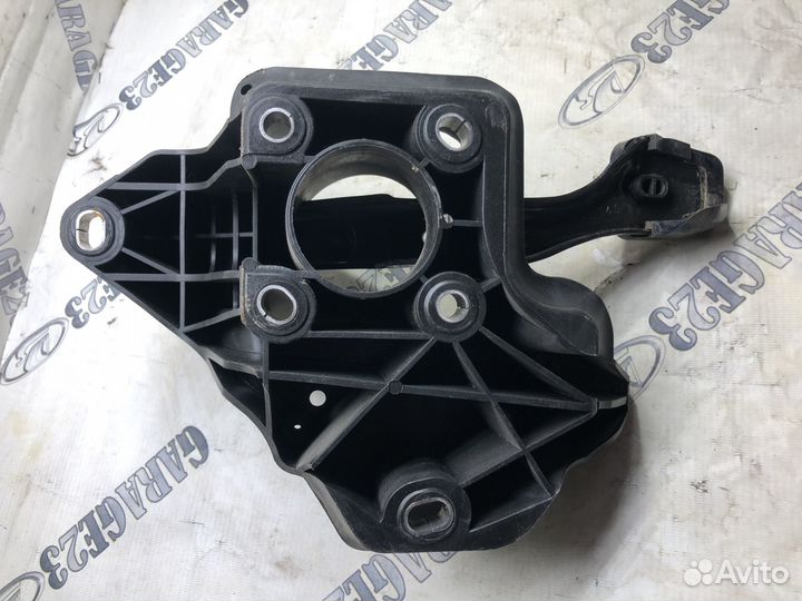 Педаль тормоза Skoda Fabia