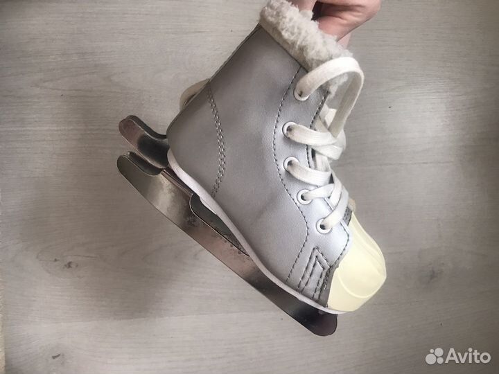 Коньки детские 2 лезвия