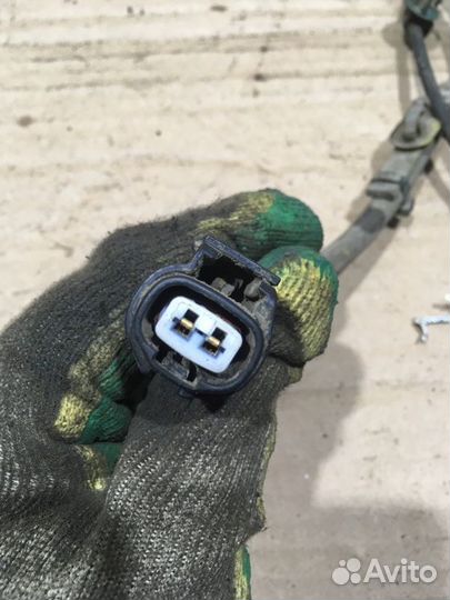 Провод датчика ABS Toyota Land Cruiser 200 URJ202