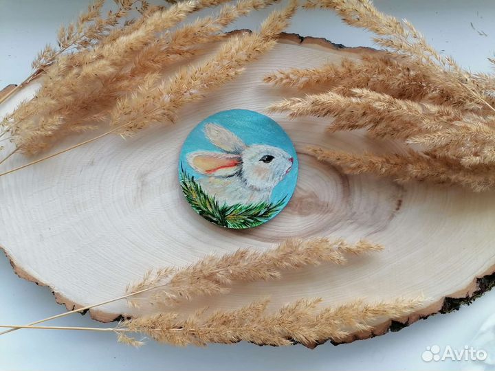 Брошь и магниты на заказ. Роспись по дереву