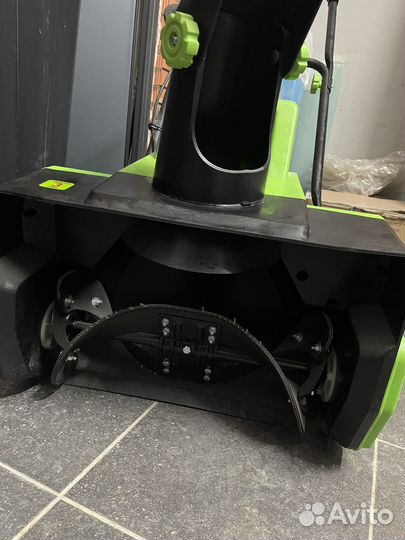 Снегоуборрчная машина электрическая
