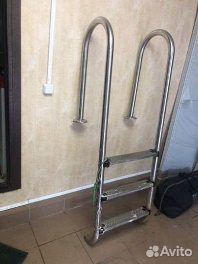 Лестница для бассейна