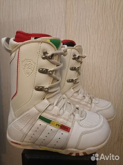 Отличные Сноубордические ботинки Атом 37