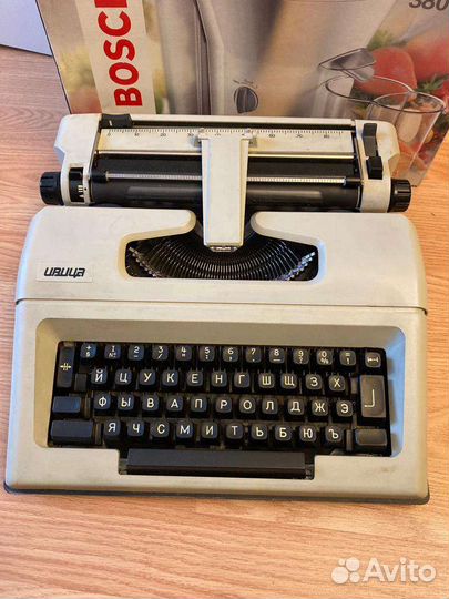 Печатная пишущая машинка электрическая