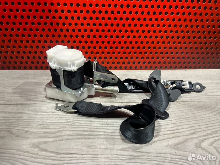 Ремень безопасности передний правый Lexus Es