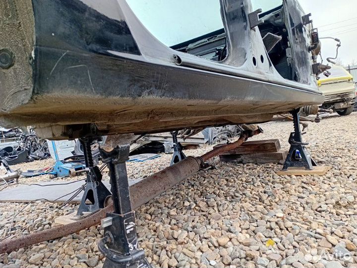 Порог с центральной стойкой правый Opel Astra H