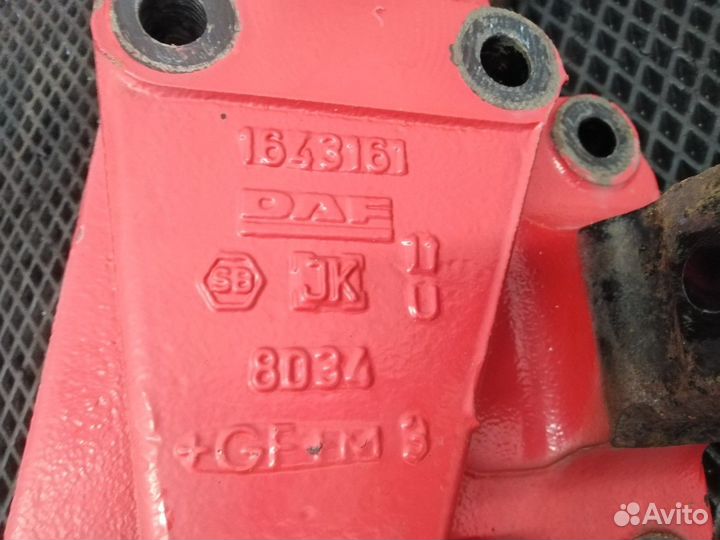 Кронштейн рессоры передней правый Daf XF105