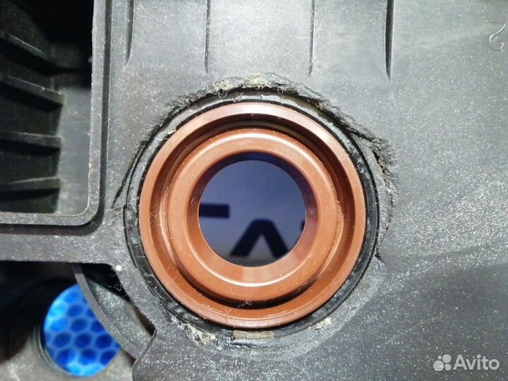 Крышка клапанов Nissan Murano