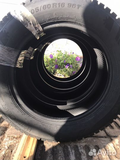 DoubleStar DS 615 205/60 R16 132V