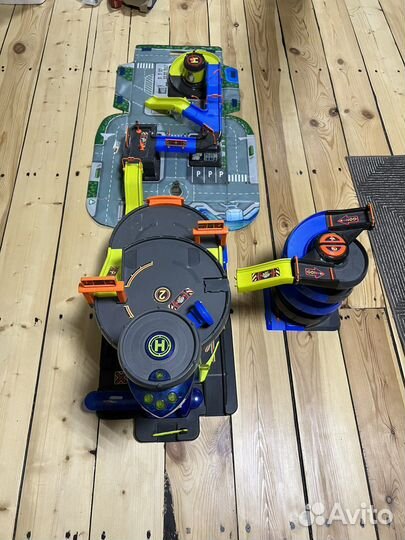 Большой гараж ELC, трек, парковка