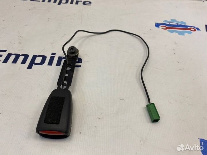 Ответная часть ремня безопасности передняя Volvo