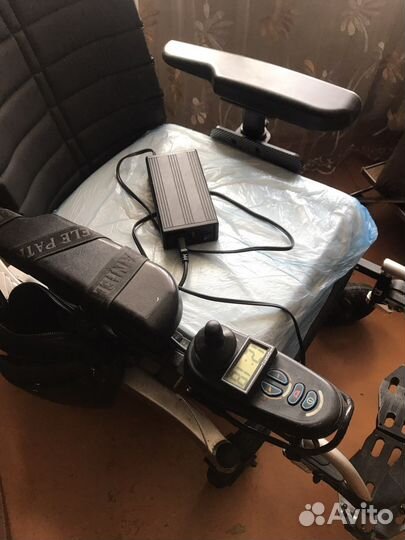 Инвалидная коляска с электроприводом