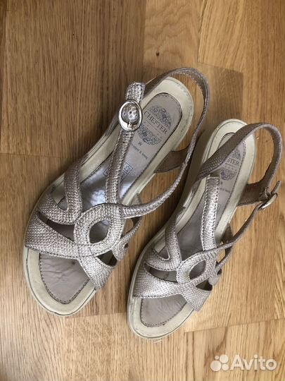 Сандалии
