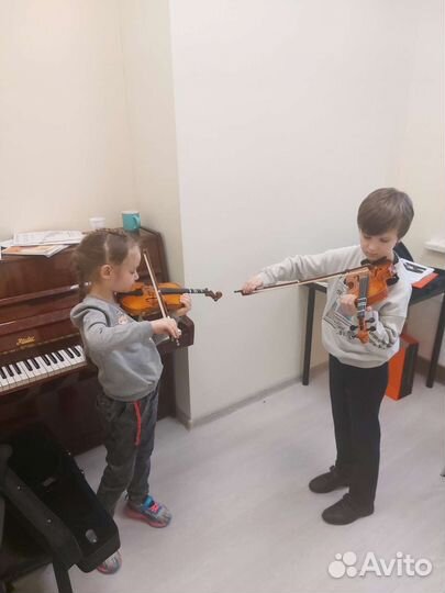 Репетитор по игре на скрипке