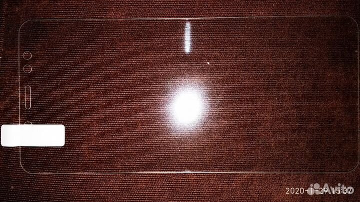 Защитное стекло телефона