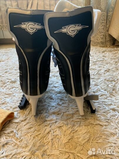 Коньки хоккейные 42 размер