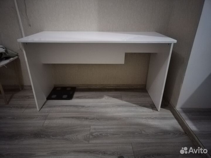 Письменный стол