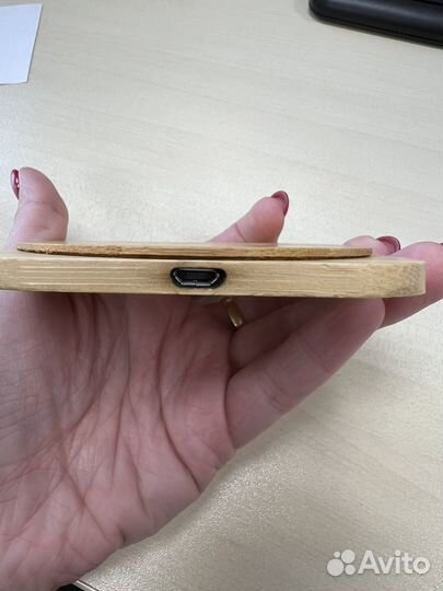 Беспроводное зарядное устройство rombica NEO Q5