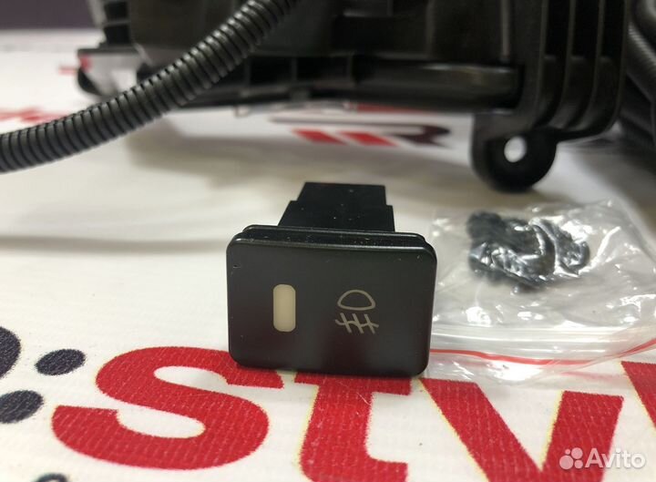 Туманки Toyota Prius 50